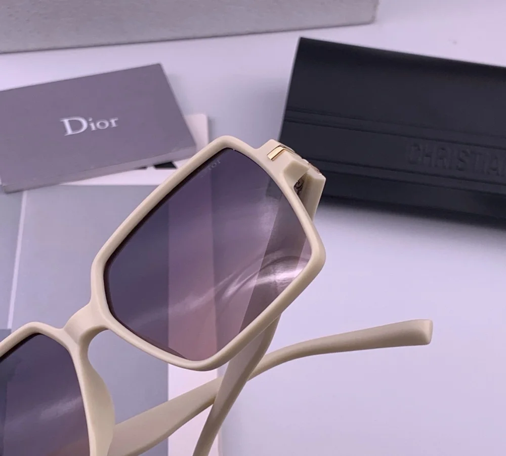 Dior® elegant cream